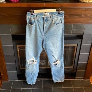 NWT A&F Ankle Straight Jeans- Size 31 Long